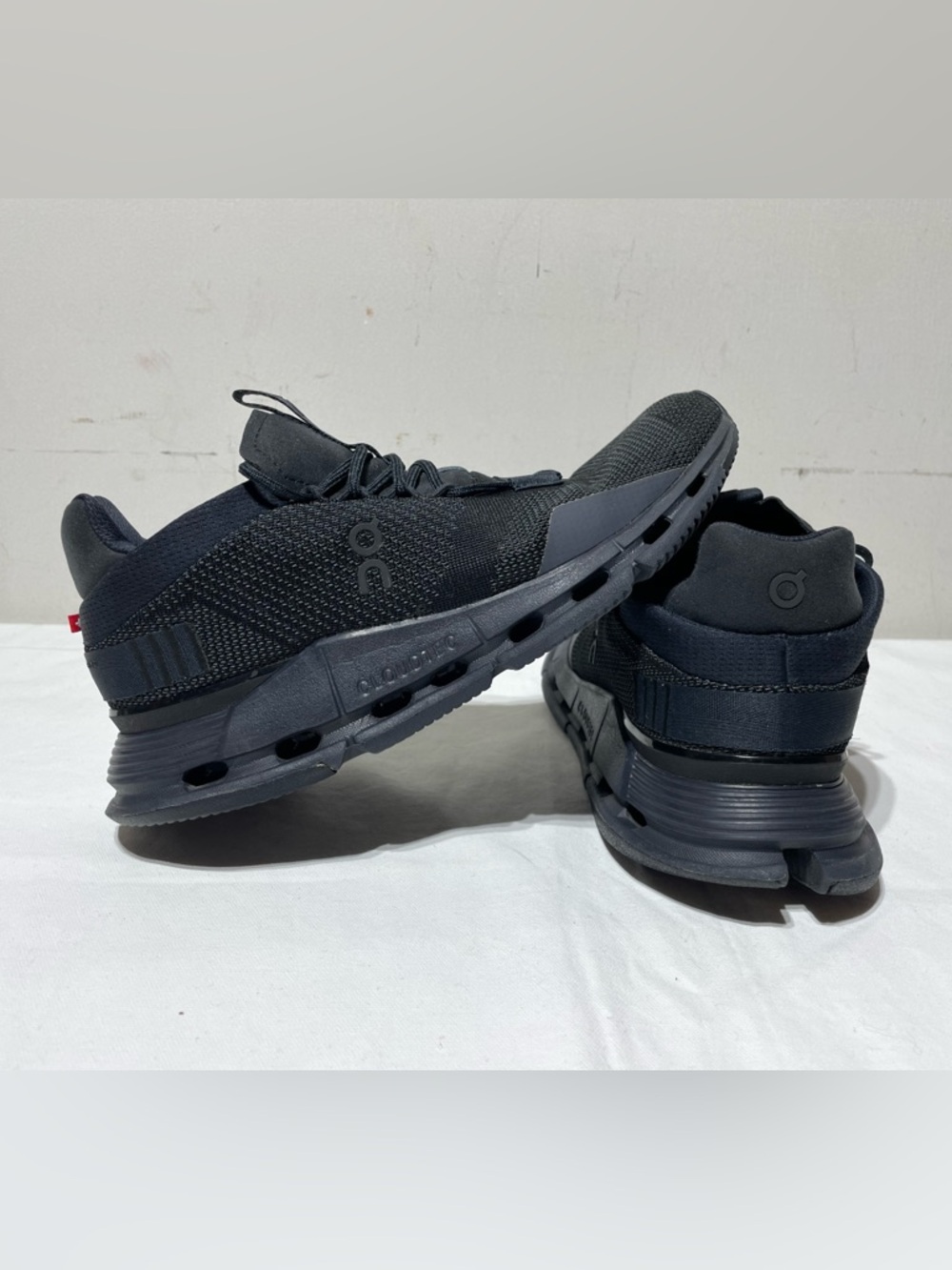 On Cloudnova Black Eclipse Womens 8 Running Shoes Black Lifestyle 26.99814